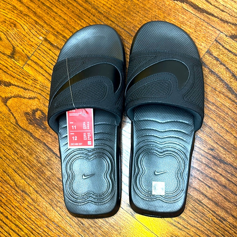 MENS AIR MAX CIRRO SLIDE SANDAL. Size 11. Black.